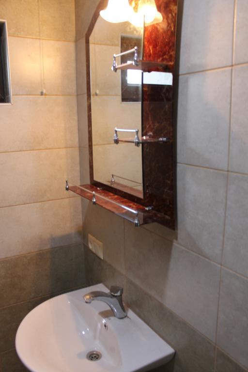 Villa Taripiri Ambrolauri Esterno foto