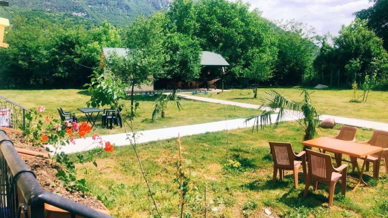 Villa Taripiri Ambrolauri Esterno foto